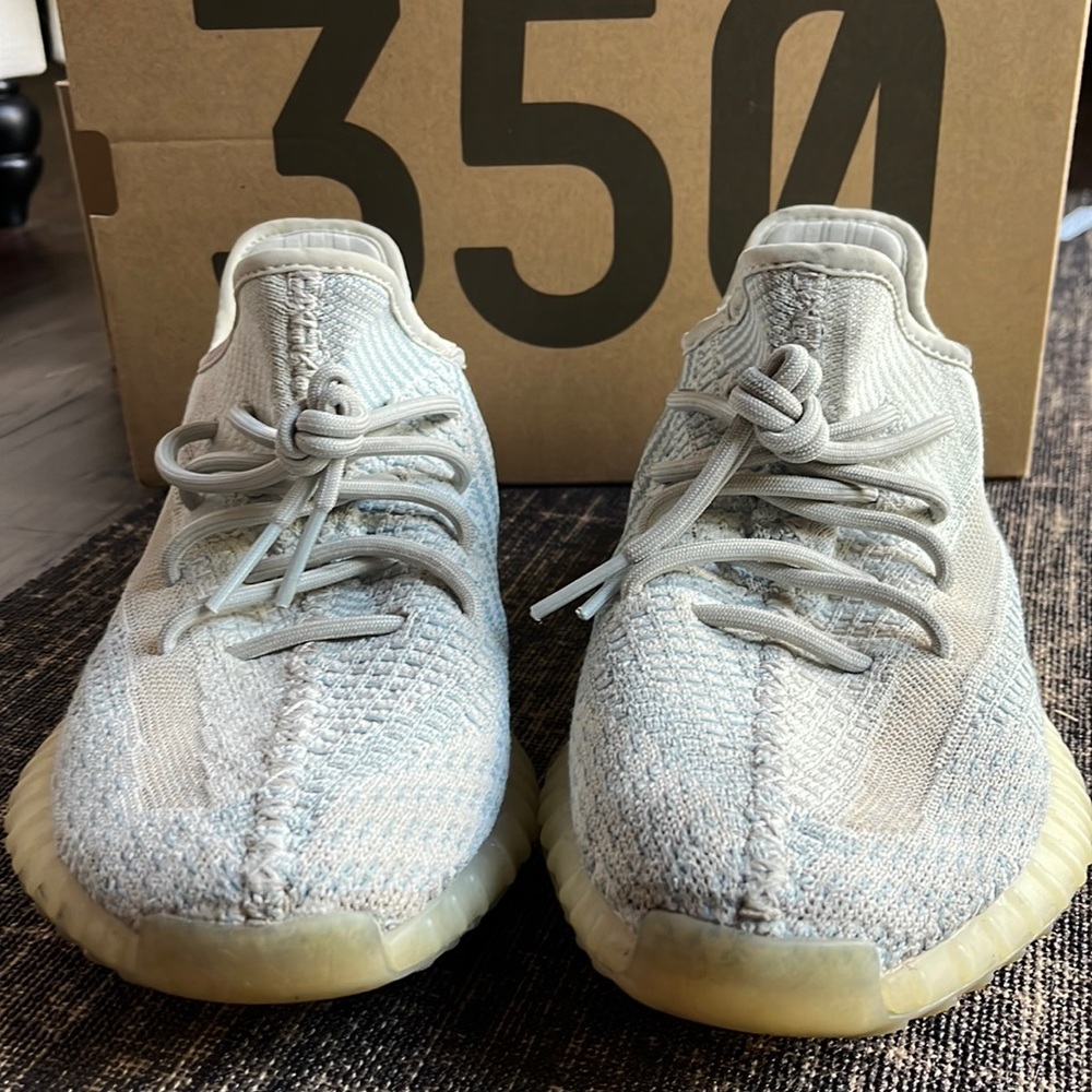 YEEZY BOOST 350 V2